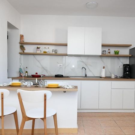 Rondine Studio Apartment Tiranë Ngoại thất bức ảnh