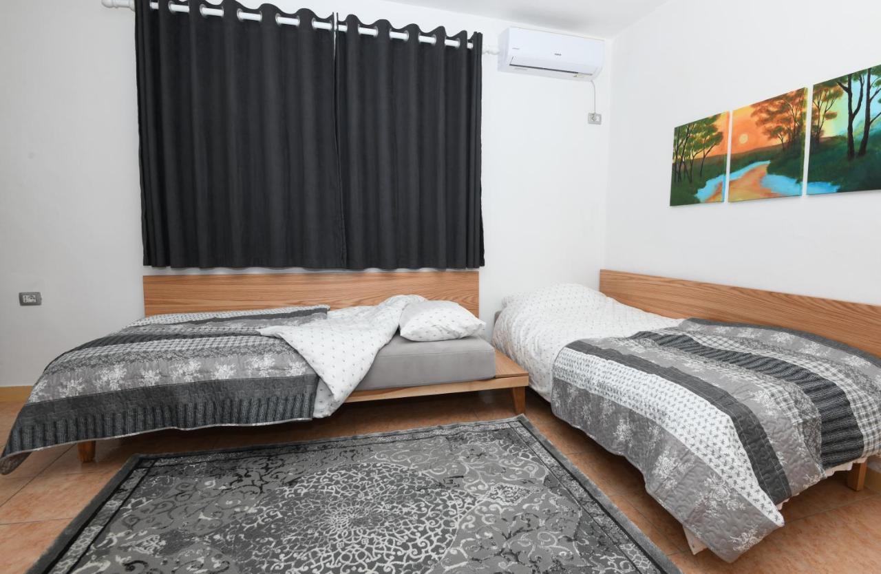 Rondine Studio Apartment Tiranë Ngoại thất bức ảnh