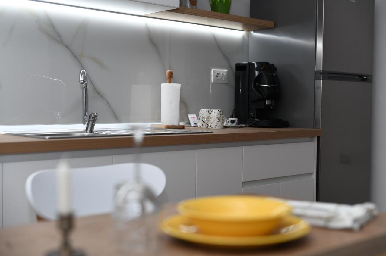Rondine Studio Apartment Tiranë Ngoại thất bức ảnh