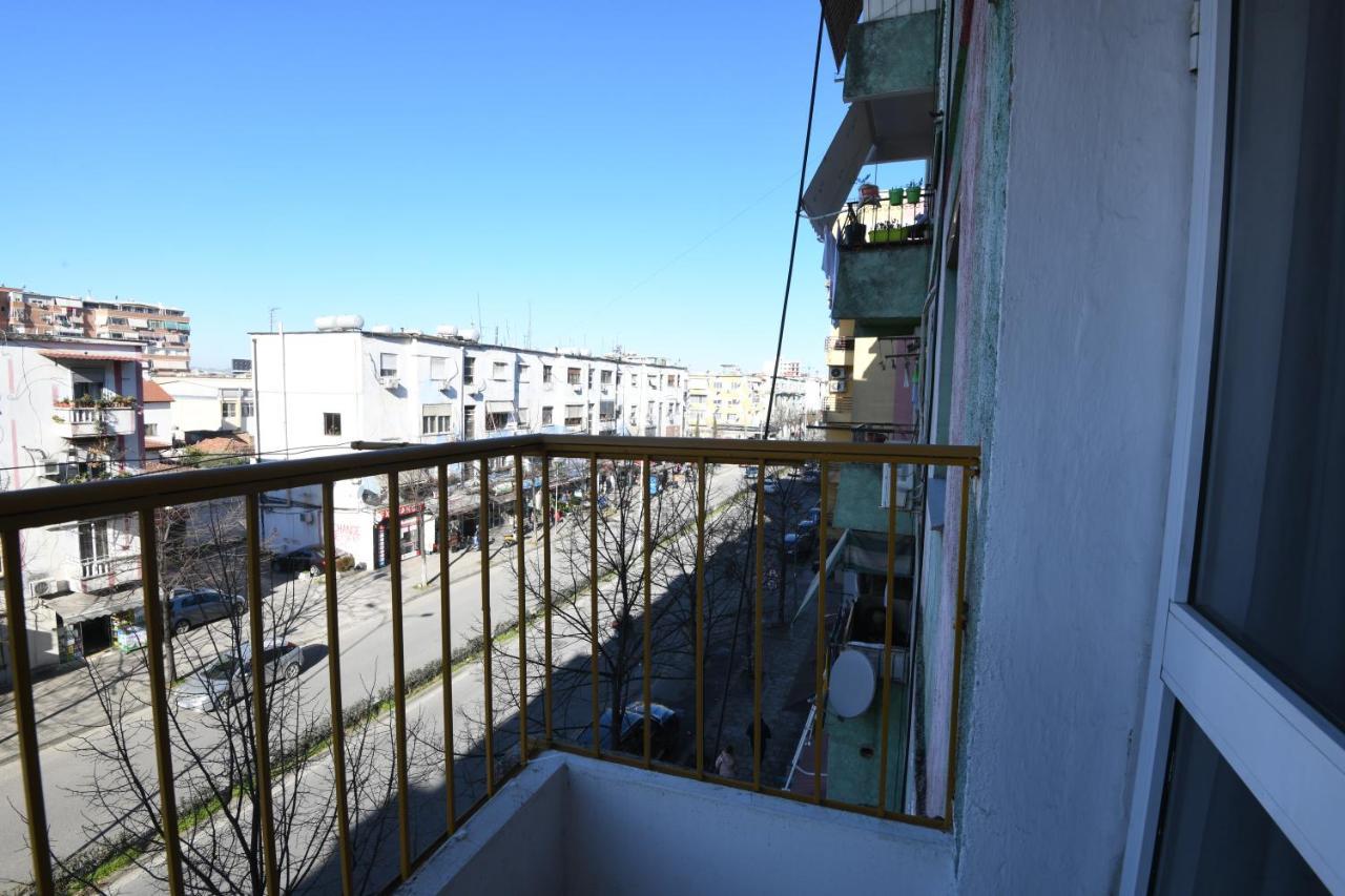 Rondine Studio Apartment Tiranë Ngoại thất bức ảnh
