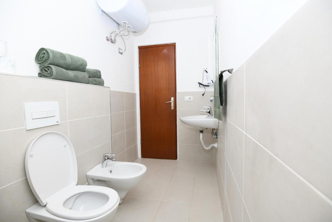 Rondine Studio Apartment Tiranë Ngoại thất bức ảnh