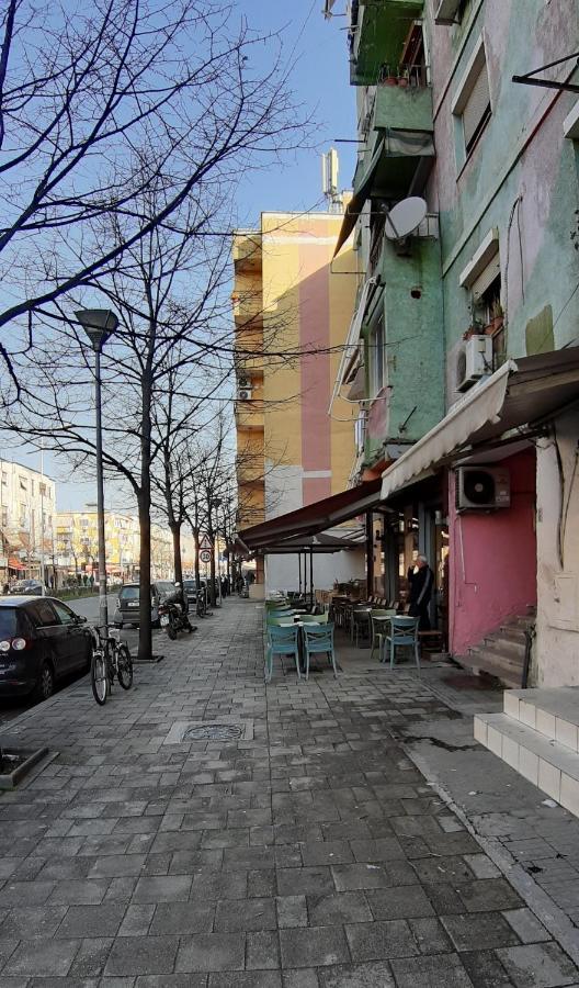Rondine Studio Apartment Tiranë Ngoại thất bức ảnh