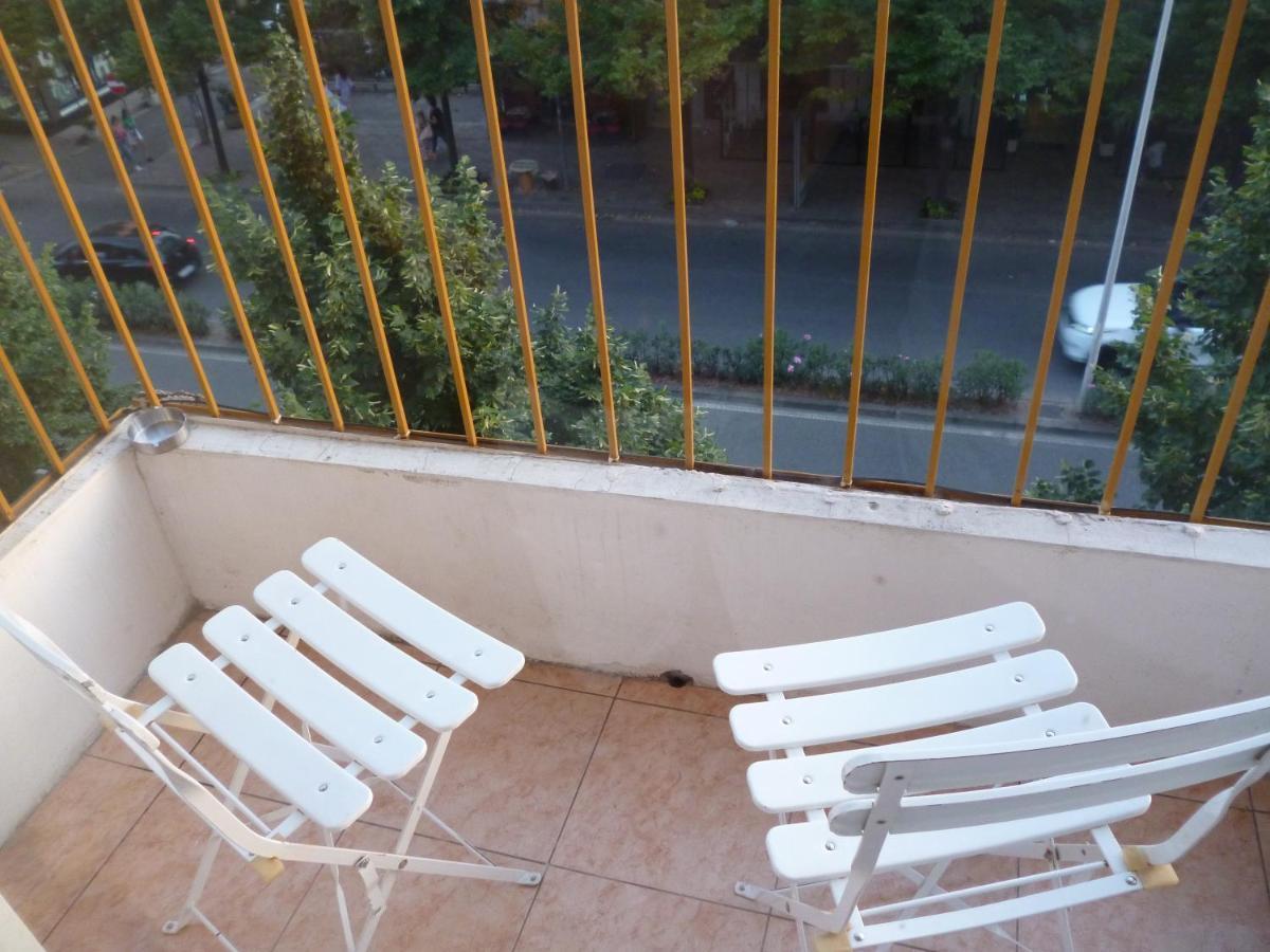 Rondine Studio Apartment Tiranë Ngoại thất bức ảnh